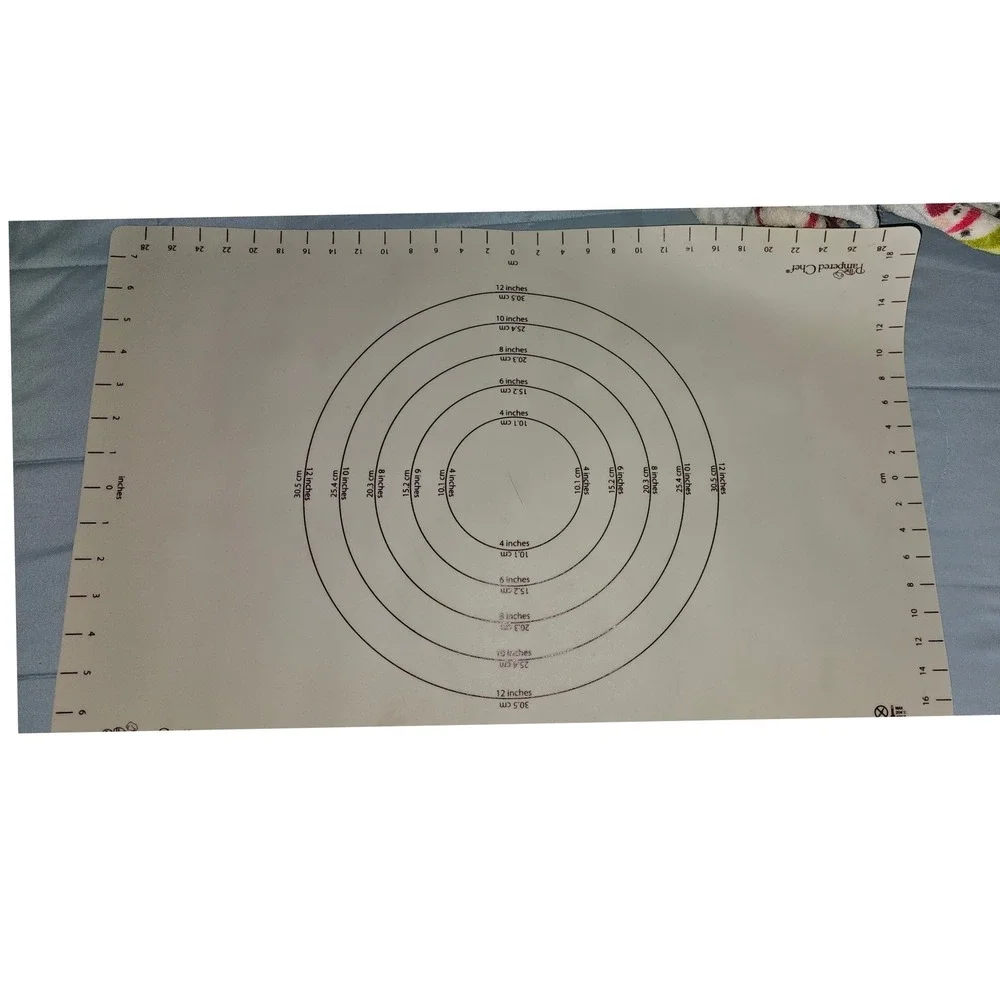Pampered Chef Pastry Mat Silicone Baking Dough Rolling Guide 24x18 White